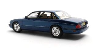 Jaguar XJR X300 (RHD) Antigua Blue Cult Scale Models 1:18 Resinemodell (Türen, Motorhaube... nicht zu öffnen!)
